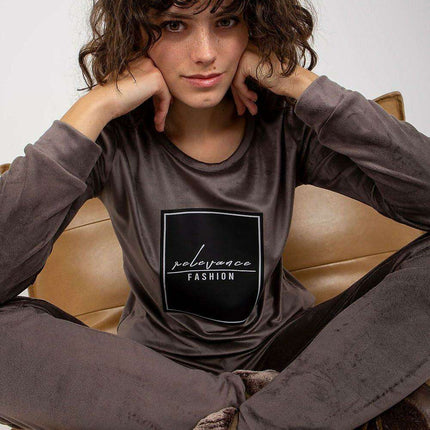 Chic Velour Lounge Set with Stylish Inscription - Très Elite