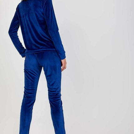 Chic Velour Lounge Set with Stylish Inscription - Très Elite
