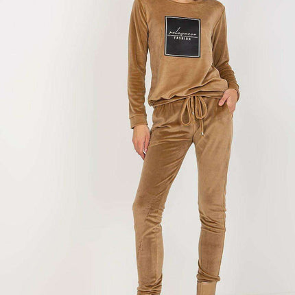 Chic Velour Lounge Set with Stylish Inscription - Très Elite