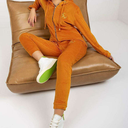 Chic Velour Lounge Set with Zippered Hoodie and Coordinating Trousers - Très Elite