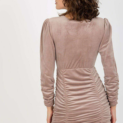 Chic Velvet Evening Gown From Paris For Elegant Evenings - Très Elite