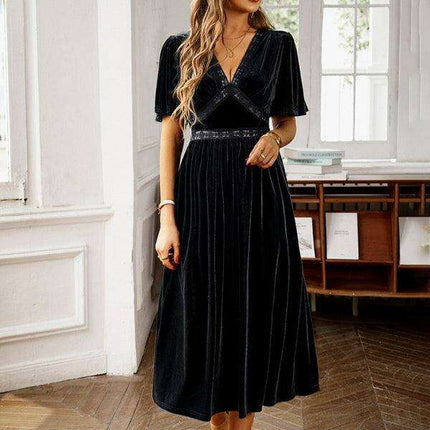 Chic Velvet V-Neck Dress with Short Sleeves: A Touch of Elegance - Très Elite