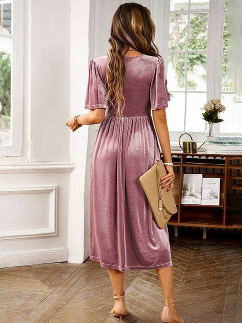 Chic Velvet V-Neck Dress with Short Sleeves: A Touch of Elegance