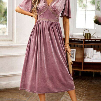 Chic Velvet V-Neck Dress with Short Sleeves: A Touch of Elegance - Très Elite