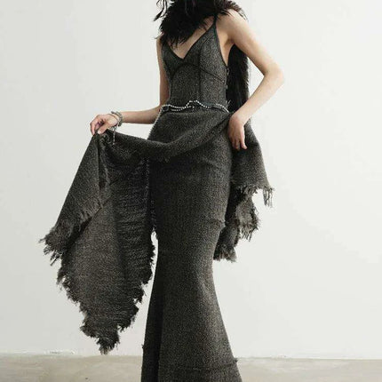 Chic Vintage Sleeveless V-Neck Dress with Unique Tassels and Burr Hem - Women's Wool Blend Autumn/Winter Fashion - Très Elite