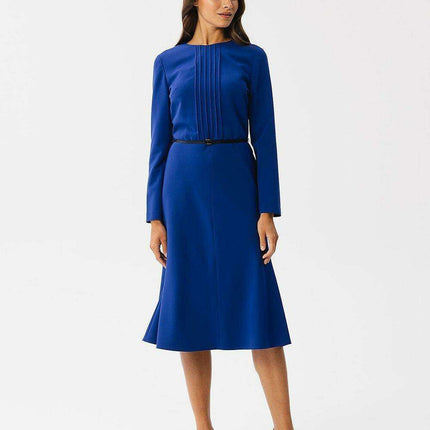 Chic Waist-Defined Midi Dress