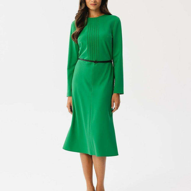 Chic Waist-Defined Midi Dress