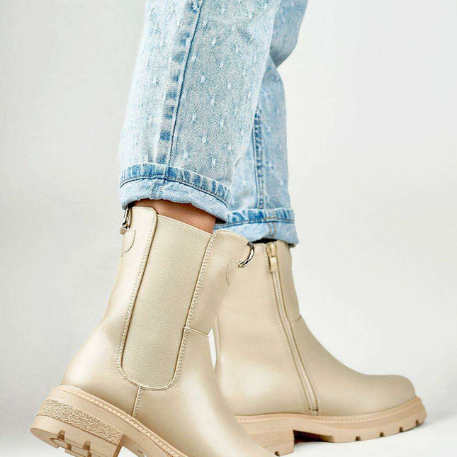 Chic Weatherproof Leather Boots for Autumn and Winter