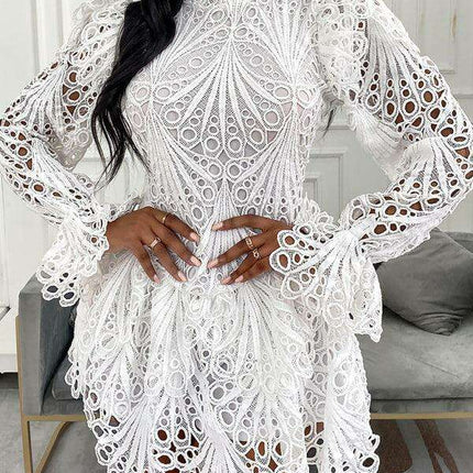 Chic White Lace Elegance: Timeless Dress for Women - Fashionable Statement Piece - Très Elite
