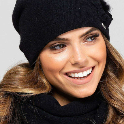 Chic Winter Floral Wool Cap for Ultimate Warmth - Très Elite
