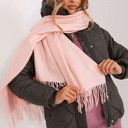 Chic Winter Wrap with Tassel Accents - Luxurious 100% Polyester, 196 cm Long - Très Elite