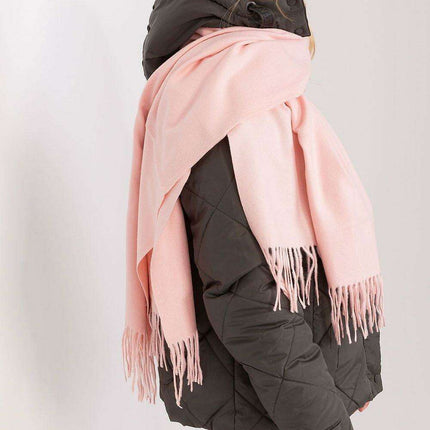 Chic Winter Wrap with Tassel Accents - Luxurious 100% Polyester, 196 cm Long - Très Elite