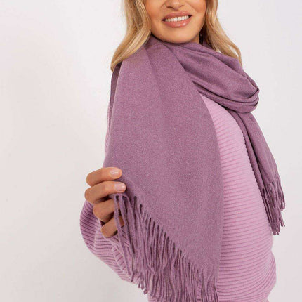 Chic Winter Wrap with Tassel Accents - Luxurious 100% Polyester, 196 cm Long - Très Elite