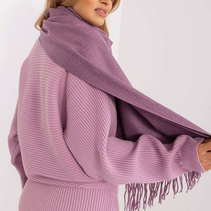 Chic Winter Wrap with Tassel Accents - Luxurious 100% Polyester, 196 cm Long - Très Elite