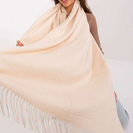 Chic Winter Wrap with Tassel Accents - Luxurious 100% Polyester, 196 cm Long - Très Elite