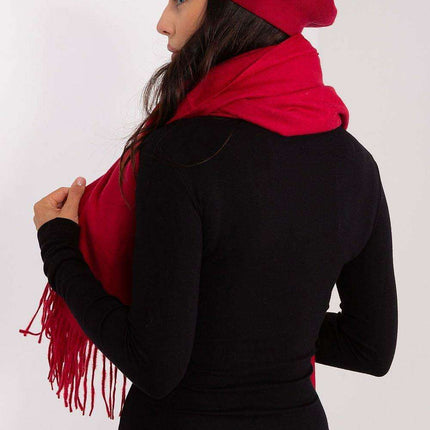 Chic Winter Wrap with Tassel Accents - Luxurious 100% Polyester, 196 cm Long - Très Elite