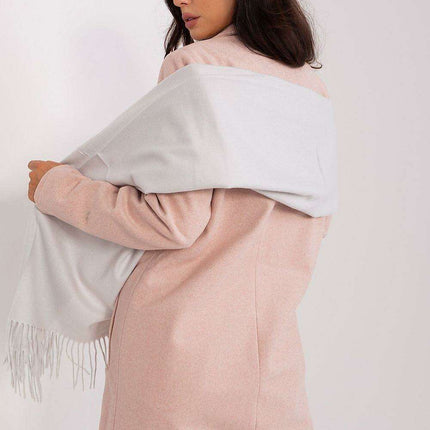 Chic Winter Wrap with Tassel Accents - Luxurious 100% Polyester, 196 cm Long - Très Elite
