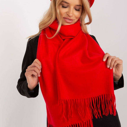 Chic Winter Wrap with Tassel Accents - Luxurious 100% Polyester, 196 cm Long - Très Elite