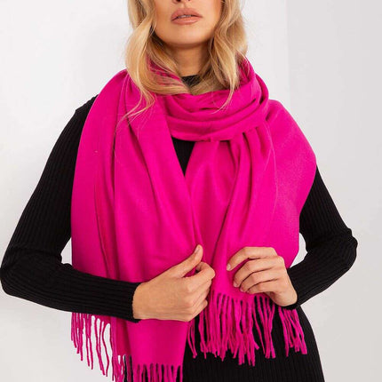 Chic Winter Wrap with Tassel Accents - Luxurious 100% Polyester, 196 cm Long - Très Elite
