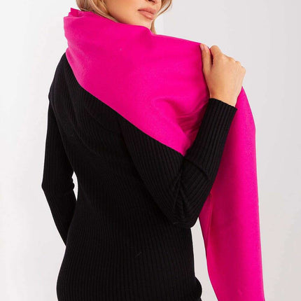 Chic Winter Wrap with Tassel Accents - Luxurious 100% Polyester, 196 cm Long - Très Elite