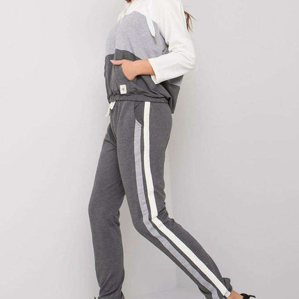 Chic Women's Hoodie and Pants Ensemble: Comfort Meets Style - Très Elite