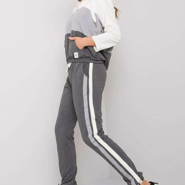 Chic Women's Hoodie and Pants Ensemble: Comfort Meets Style