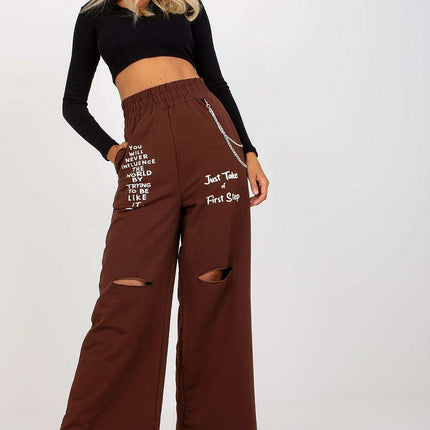 Chic Women's Wide Leg Lounge Pants with Detachable Chain Accessory - Très Elite
