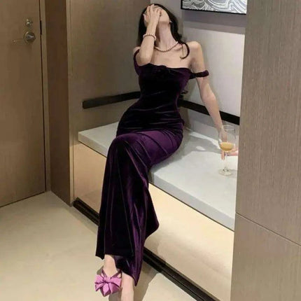 Chic Y2K Inspired Spaghetti Strap Midi Dress for Women - Ideal for Summer Evenings - Très Elite