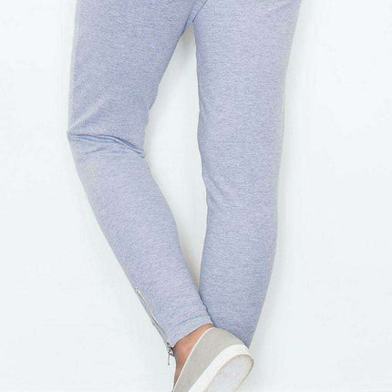 Chic Zip-Up Joggers for Fashion-Forward Women with a Contemporary Edge