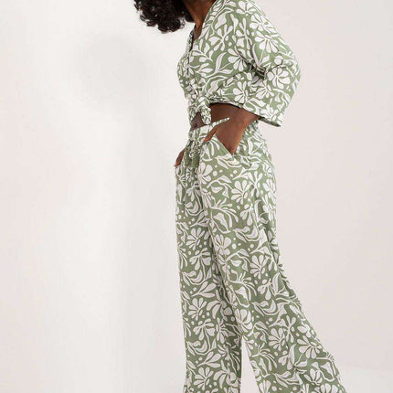 Chic and Cozy Wide-Leg Trousers for Women - Très Elite