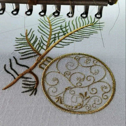 Christmas Elegance Cotton-Linen Dining Ensemble - Très Elite