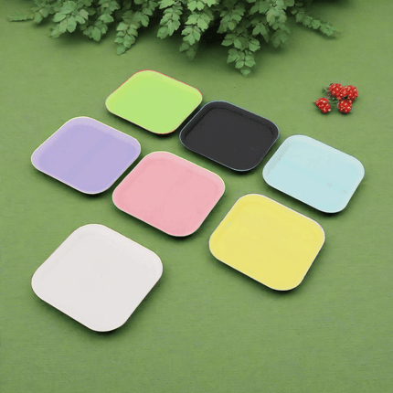 Colorful 5-Piece Resin Plant Tray Collection for Chic Indoor and Outdoor Gardening - Très Elite