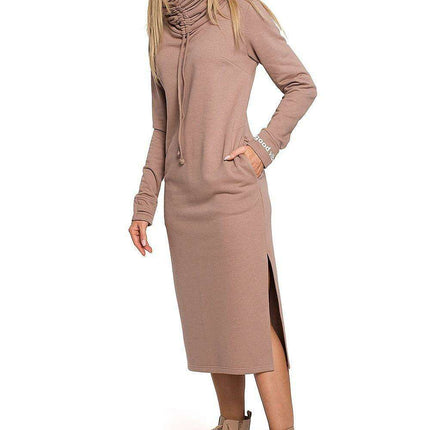 Contemporary Chic Maxi Dress with Modern Design Elements - Daydress Moe