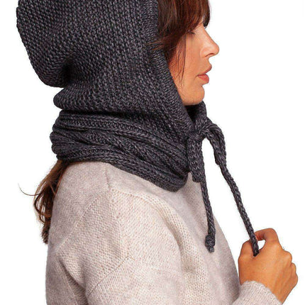 Cozy Autumn Elegance: Knit Infinity Scarf for Fall Fashion