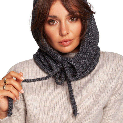 Cozy Autumn Elegance: Knit Infinity Scarf for Fall Fashion