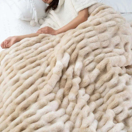 Cozy Beige Ruched Faux Fur Throw - Luxurious Reversible Mink Fleece - Très Elite