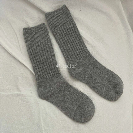 Cozy Cashmere Blend Thermal Crew Socks for Women - Ultimate Warmth and Comfort - Très Elite