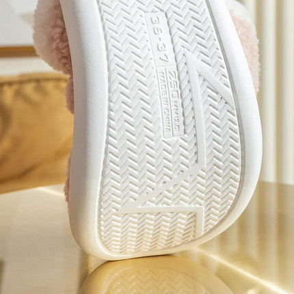 Cozy Elk Design Christmas Slip-On Slippers for Winter Home Comfort - Très Elite