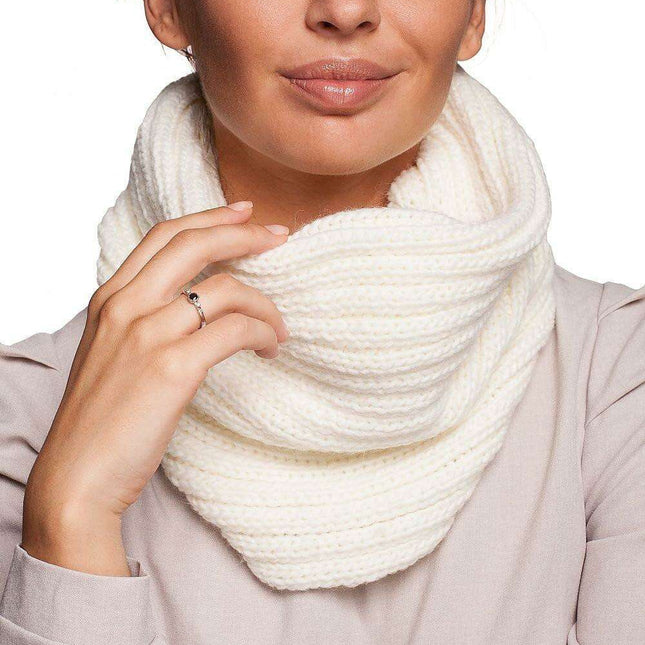 Cozy Knitted Neck Wrap - Must-Have for Fall and Winter