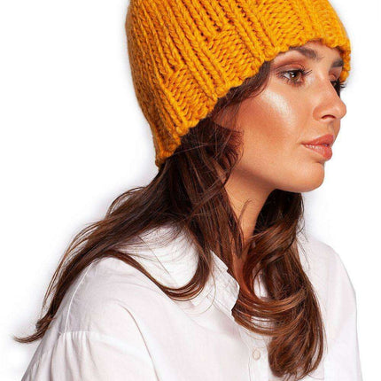 Cozy Ribbed Knit Beanie for Winter Warmth - Très Elite