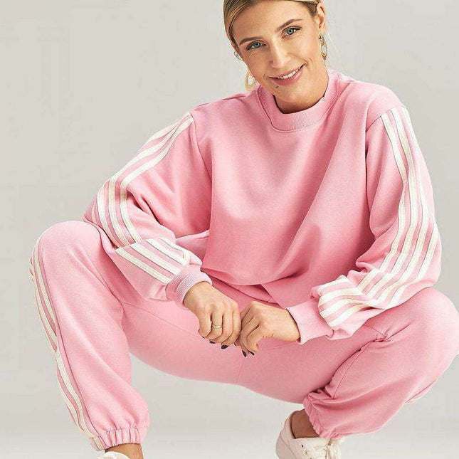 Cozy Striped Tracksuit Set with Coordinating Sweatshirt and Pants - Très Elite