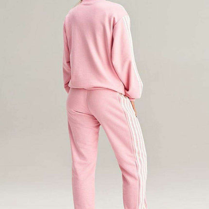 Cozy Striped Tracksuit Set with Coordinating Sweatshirt and Pants - Très Elite