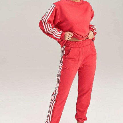 Cozy Striped Tracksuit Set with Coordinating Sweatshirt and Pants - Très Elite