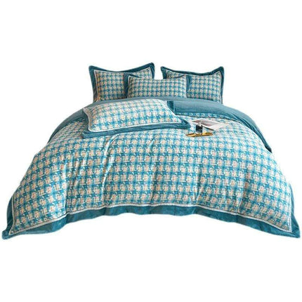 Cozy Winter Plush Coral Velvet 4-Piece Bedding Ensemble – Ultra Soft Flannel Duvet Cover, Quilt, and Sheet Set - Très Elite