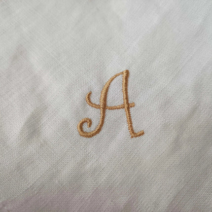 Custom Embroidered Linen Napkin Set - Luxurious Monogrammed Elegance for Any Event - Très Elite