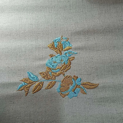 Custom Embroidered Linen Napkin Set - Luxurious Monogrammed Elegance for Any Event - Très Elite
