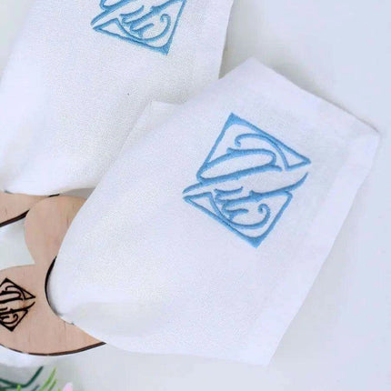 Customizable Monogrammed Linen Napkin Set - Sophisticated Elegance for Home and Gifting..