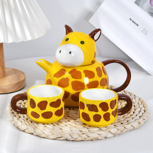Playful Giraffe Cartoon Ceramic Mug Set