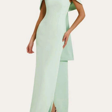 DEAT Customizable Slim Fit Evening Gown with Elegant Shawl - Summer 2024 Collection for Women, Model 35Z762 - Très Elite