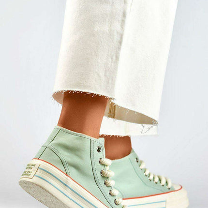 Dynamic Pink Sneakers for Modern Women - Très Elite